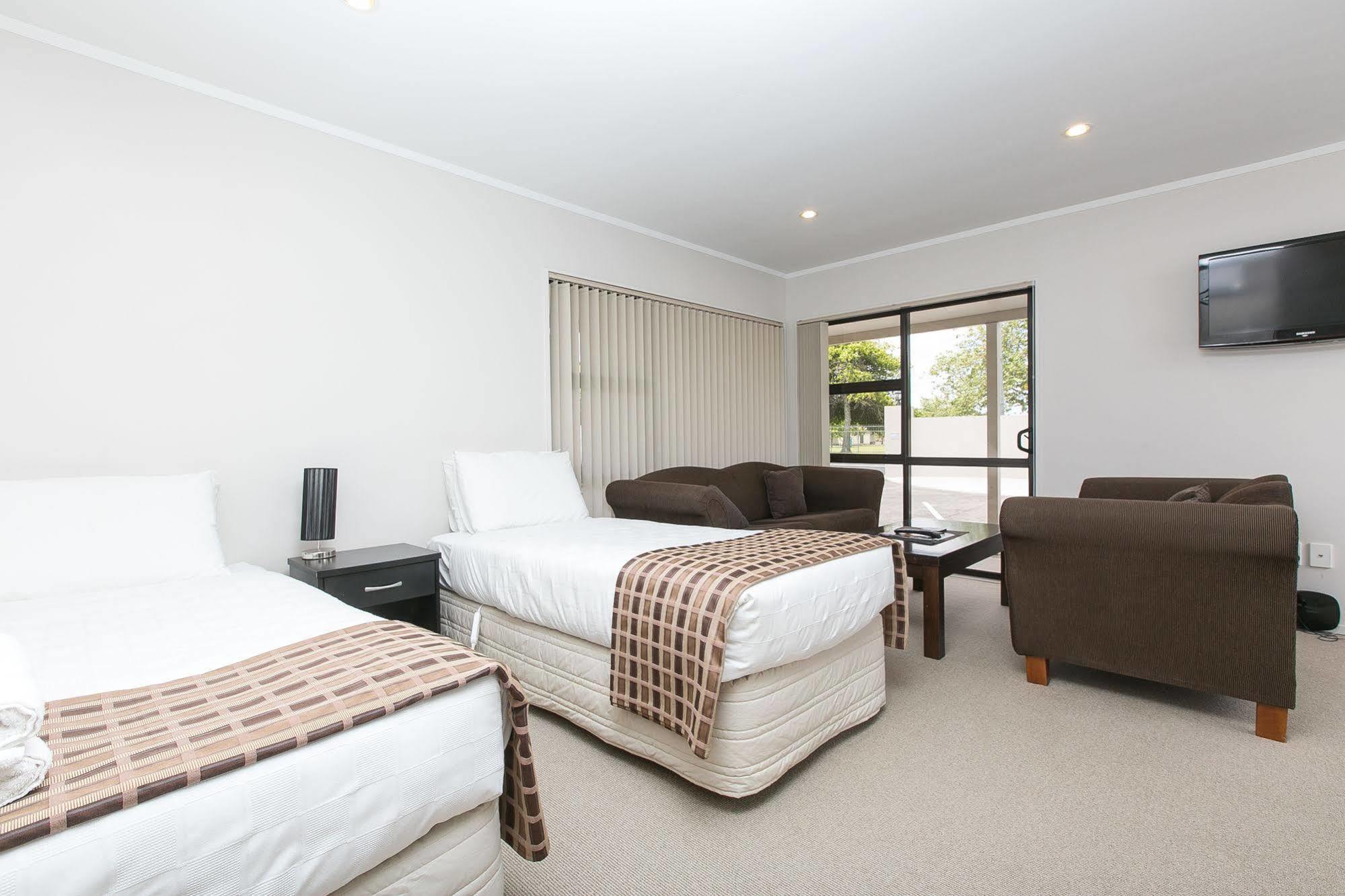 Parkview Motor Inn Pukekohe Экстерьер фото